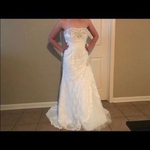 Davids Bridal Wedding Dress